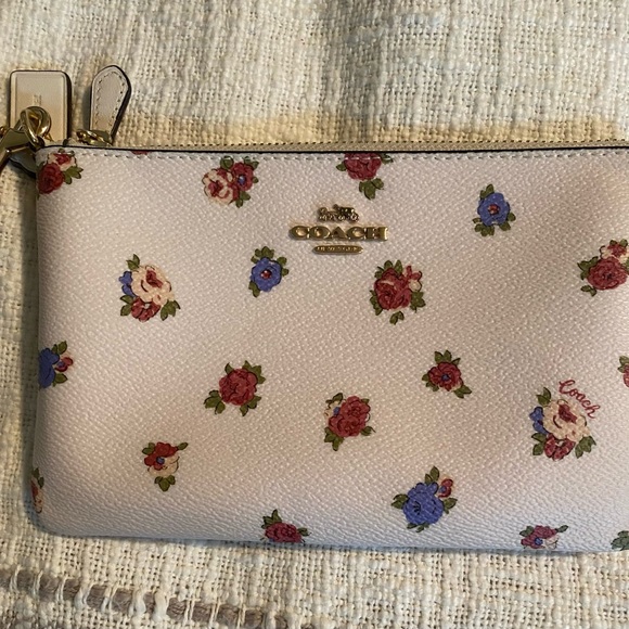 Authentic Coach Wristlet - floral NWOT never used - Picture 1 of 5